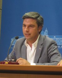 Lorite invita al alcalde de Villanueva a "abandonar los circos mediáticos" en un momento "muy inoportuno"