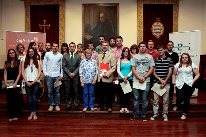 Estudiantes becados.