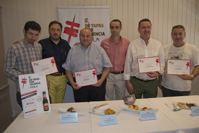 Ganadores del certamen con sus tapas