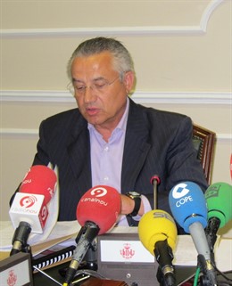 Miquel Domínguez durante la rueda de prensa