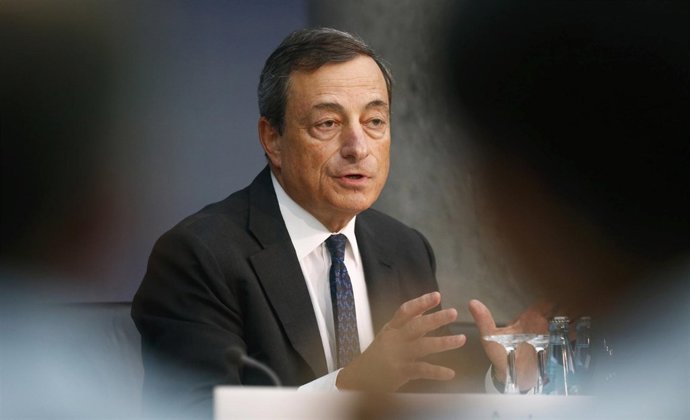 El presidente de Banco Central Europeo, Mario Draghi, habla en una conferencia d