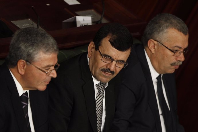 Ali Larayedh (en medio), futuro primer ministro de Túnez