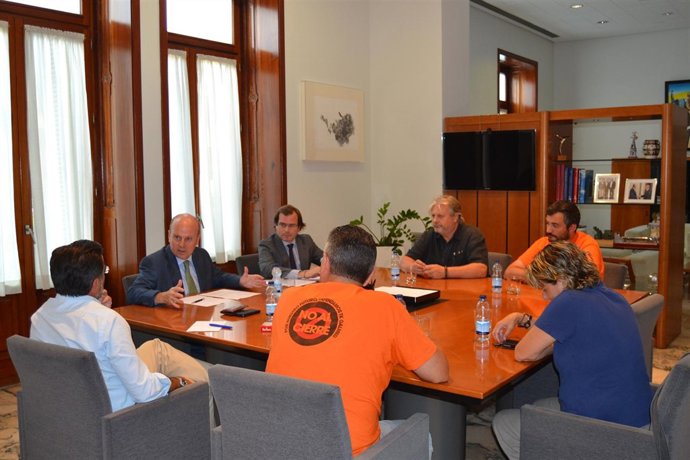 Buch se reúne con el comité de empresa de Galmed