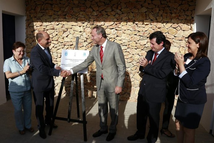 Fabra inaugura el centro polideportivo de Moraira (Alicante)