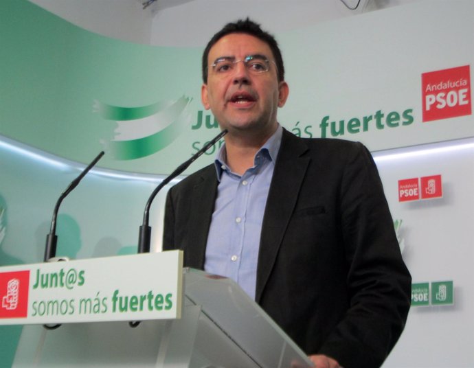 El vicesecretario general del PSOE-A, Mario Jiménez, hoy en rueda de prensa
