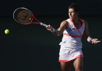 Carla Suárez se despide en Carlsbad tras perder con la francesa Razzano