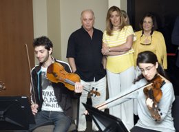 Susana Díaz asiste al ensayo junto a Daniel Barenboim