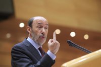 Rubalcaba insiste: Los SMS "desmontan el rompecabezas de mentiras" de Rajoy