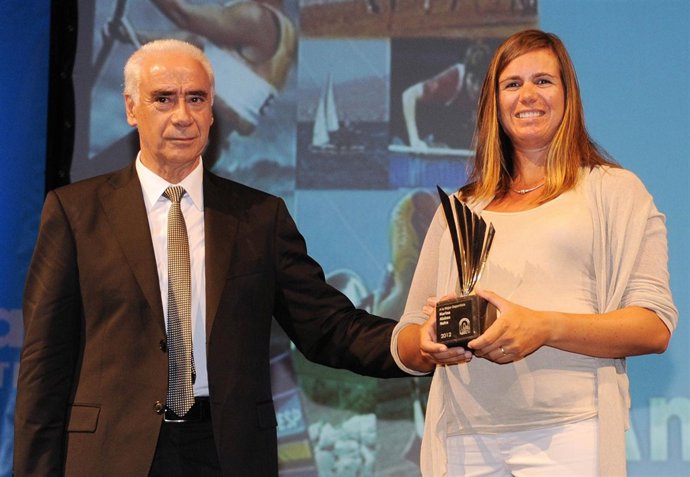 Marina Alabau recibe el Premio Andalucía de los Deportes de Luciano Alonso
