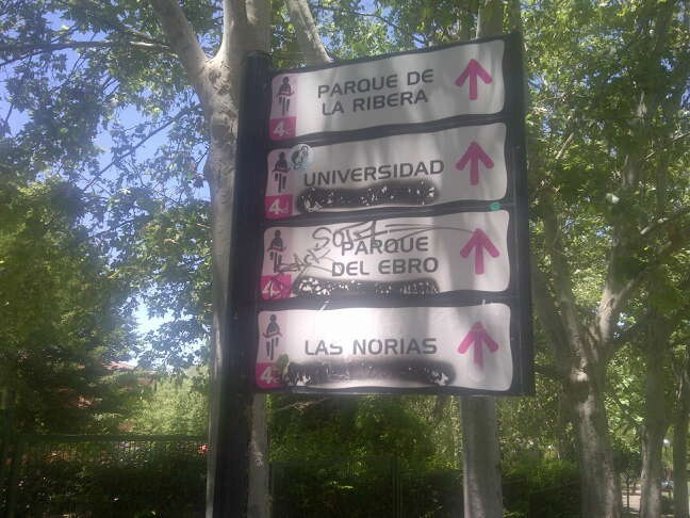 Pintadas en los itinerarios ciclistas del parque del Ebro