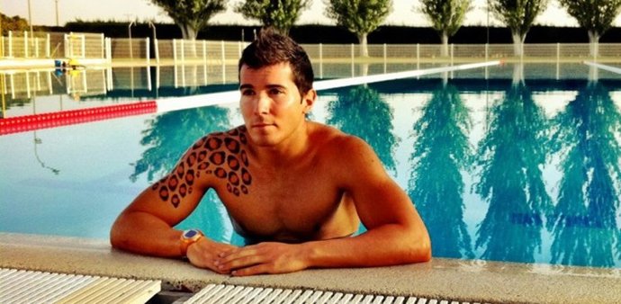 Gonzalo Sánchez Izquierdo cruza el Estrecho por una causa solidaria