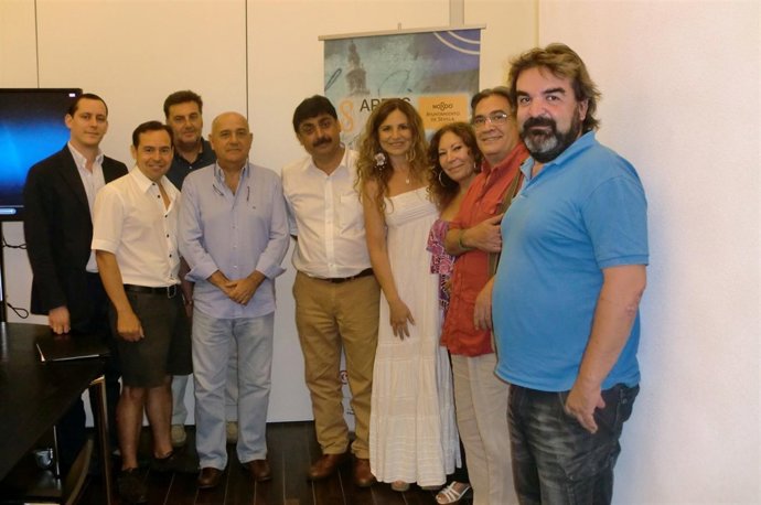 Makkar con miembros del sector cinematográfico sevillano.