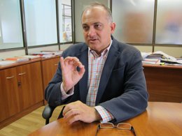 Joan Calabuig en un momento de la entrevista