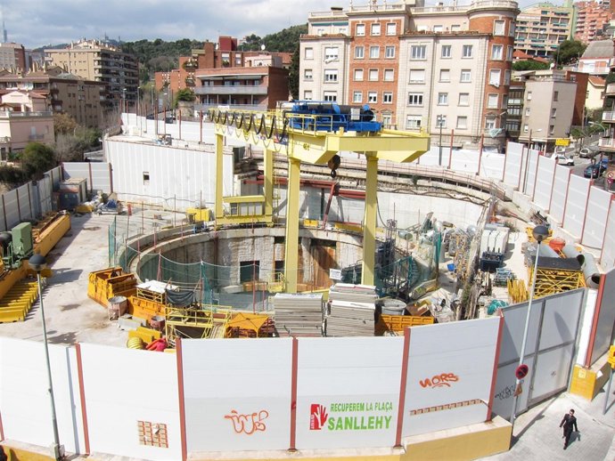 Pozo de obras de la futura estación de Sanllehy de la L9