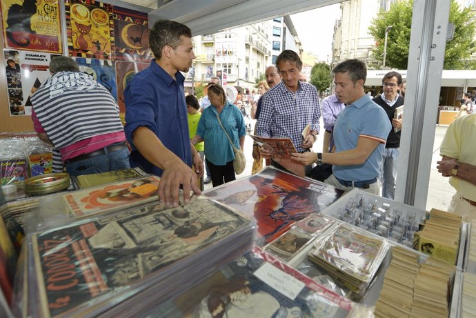 Inauguración de la Feria del Libro Viejo en Santander