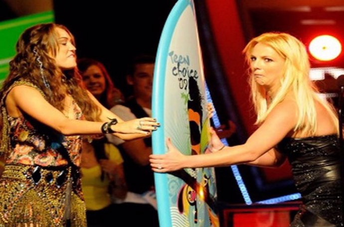 Miley Cyrus habla sobre su amistad con Britney Spears