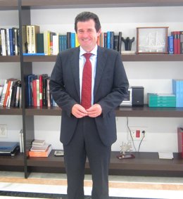 José Císcar en su despacho