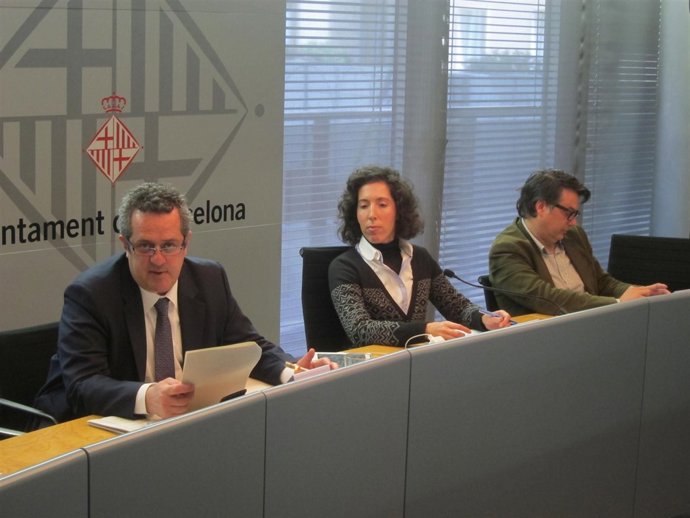 Los Concejales Joaquim Forn, Miriam Casanova Y Eduard Freixedes