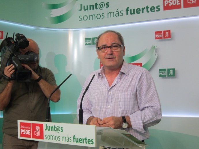 El secretario de Organización del PSOE-A, Juan Cornejo