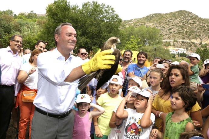 Fabra en su visita a Sot de Chera