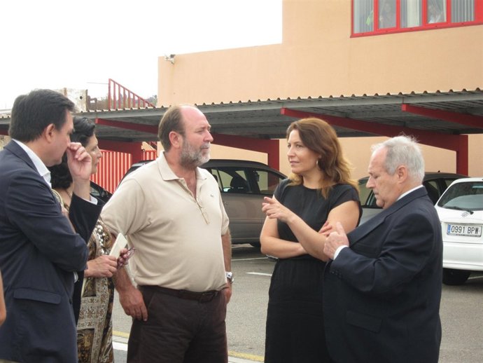 Crespo, a su llegada a la Torre de Control del puerto de Almería