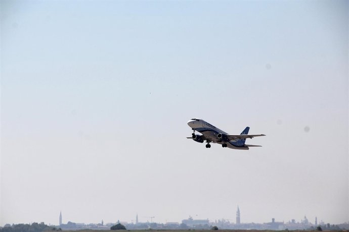  Interjet Sukhoi Superjet 100