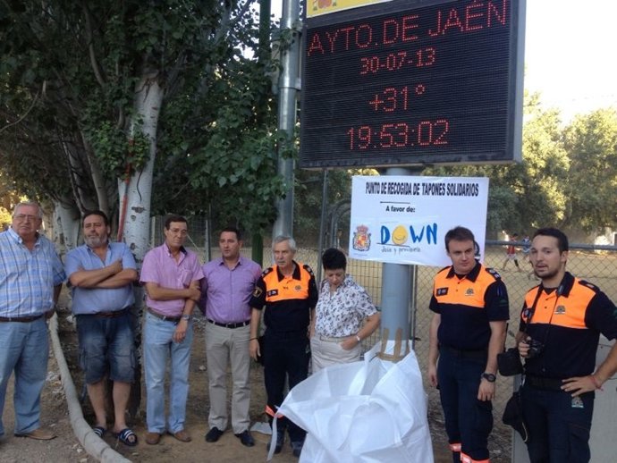 Campaña solidaria de recogida de tapones de Protección Civil en Jaén