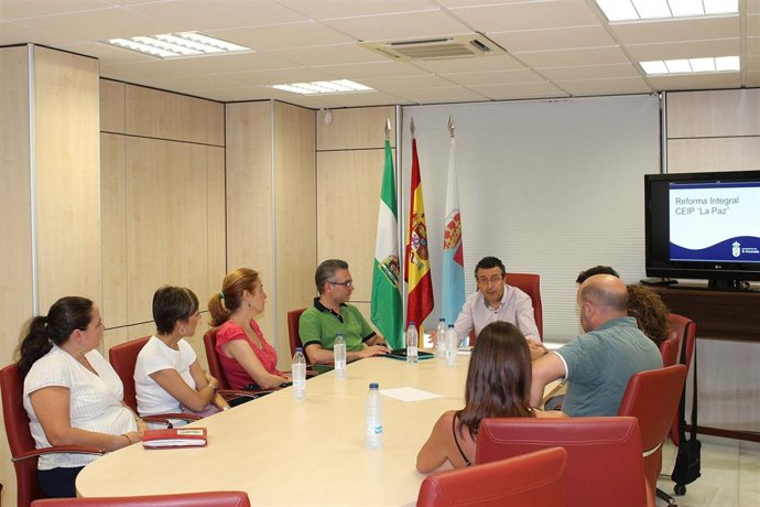 Reunión en el CEIP La Paz de La Rinconada (Sevilla)