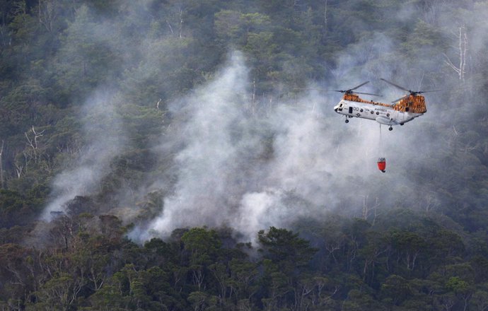 Búsqueda de helicóptero de EEUU estrellado en Okinawa