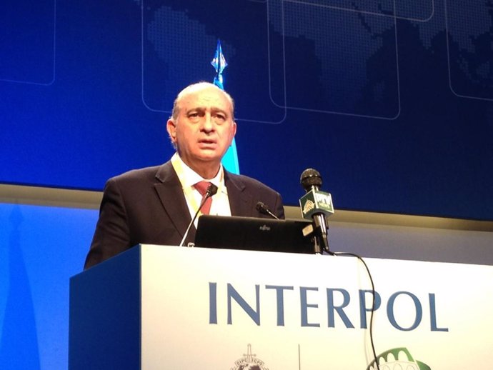 El ministro del Interior en la Asamblea de Interpol en Roma