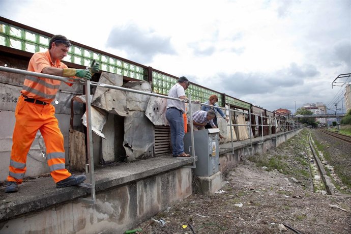 Retirada del mural de Cros, en Camargo 
