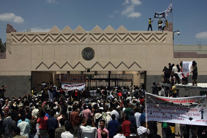 Asalto A La Embajada De EEUU En Yemen