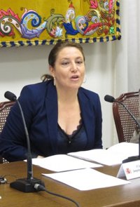 Crespo niega "amenazas" a la Junta por el cumplimiento del déficit y destaca que el Gobierno ha sido "leal y flexible"