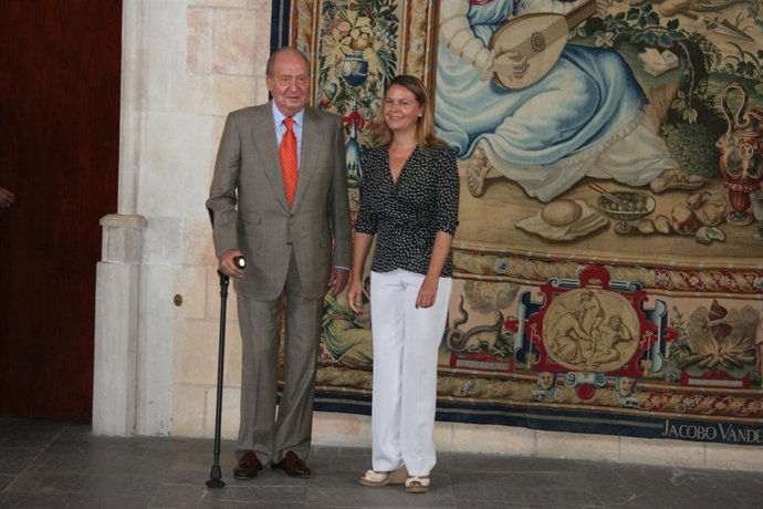 Rey y la presidenta del Consell de Mallorca, Maria Salom
