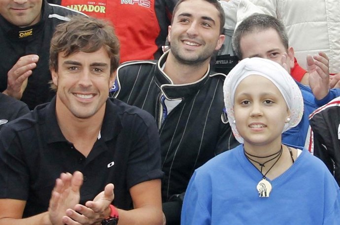 FERNANDO ALONSO PARTICIPA EN UN ACTO BENÉFICO