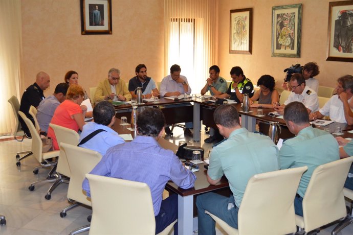 Reunión técnica en el Ayuntamiento de Almonte para preparar El Rocío Chico 2013.
