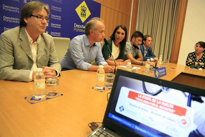 Fotografías: 11.00 Horas ...... Rolda De Prensa Para A Presentación De Novidades