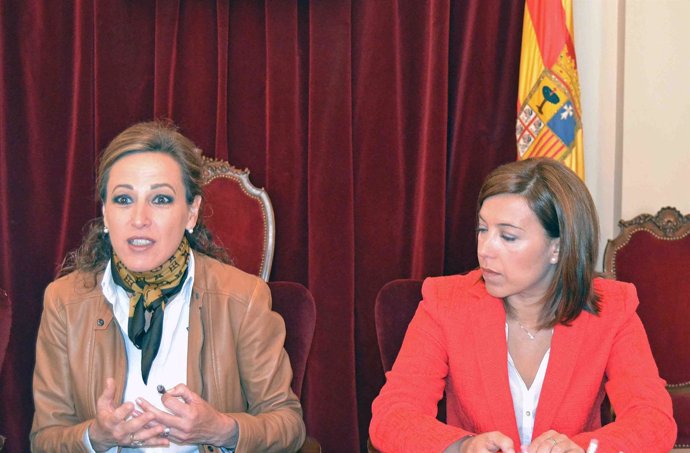 La subdelegada del Gobierno en Huesca y la alcaldesa de la ciudad