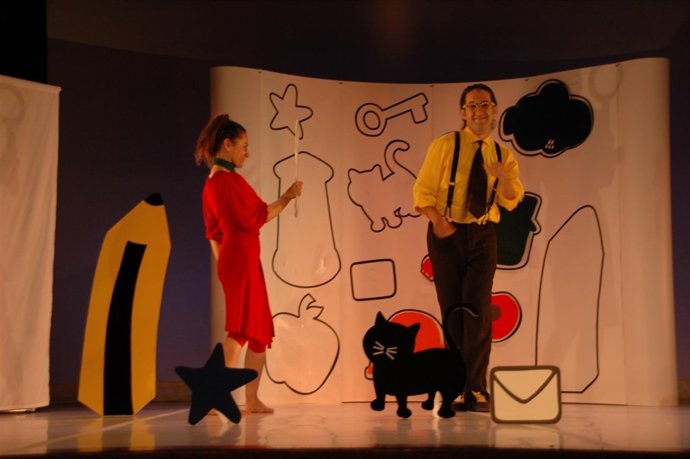 "Esto No Es Una Manzana" De Quasar Teatro