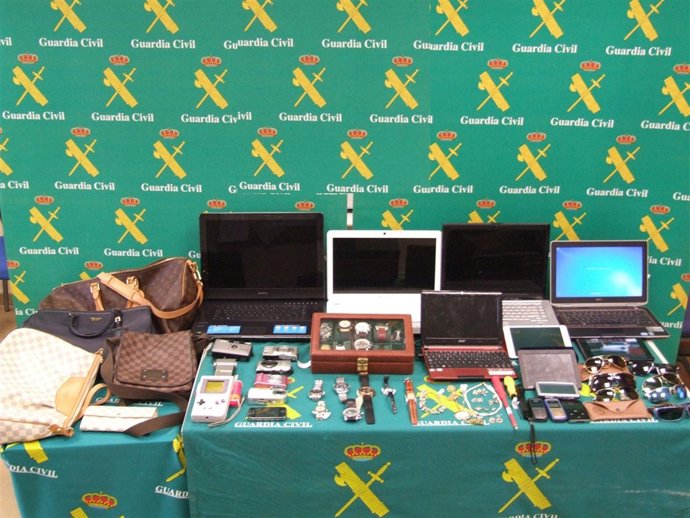 Objetos intervenidos por la Guardia Civil en la operación 'Nogales'