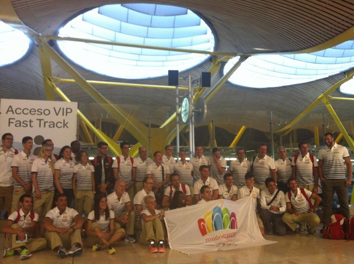 La selección española de atletismo, antes de partir hacia Moscú