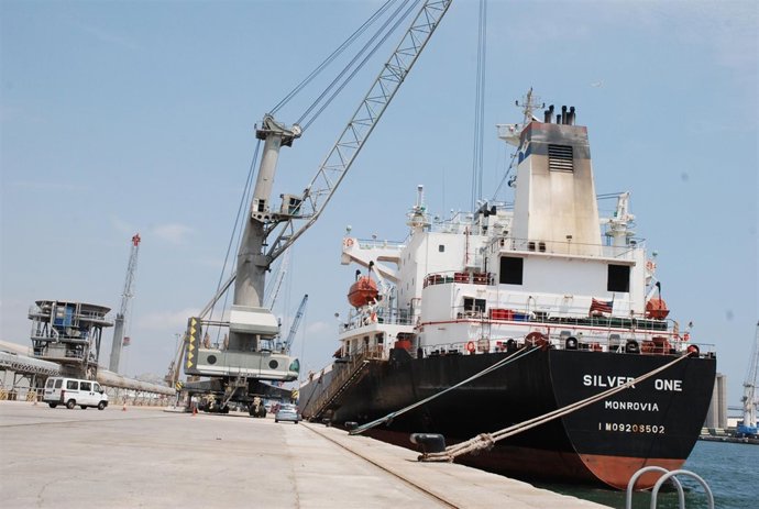 El Puerto de Tarragona recibe más de 100.000 toneladas de trigo