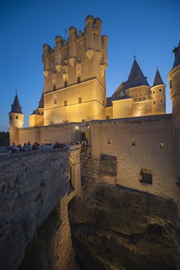 El Alcázar de Segovia iluminado
