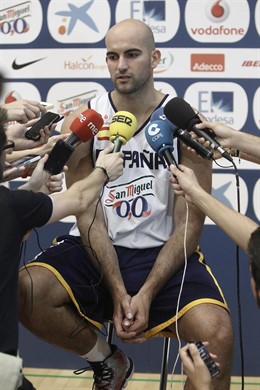Xavi Rey en los entrenamientos de la selección en Madrid