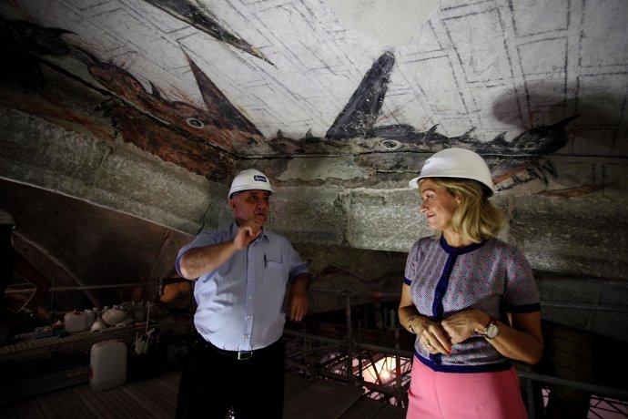 La consejera de Empleo, Turismo y Cultura, Ana Isabel Mariño, visita la Iglesia 