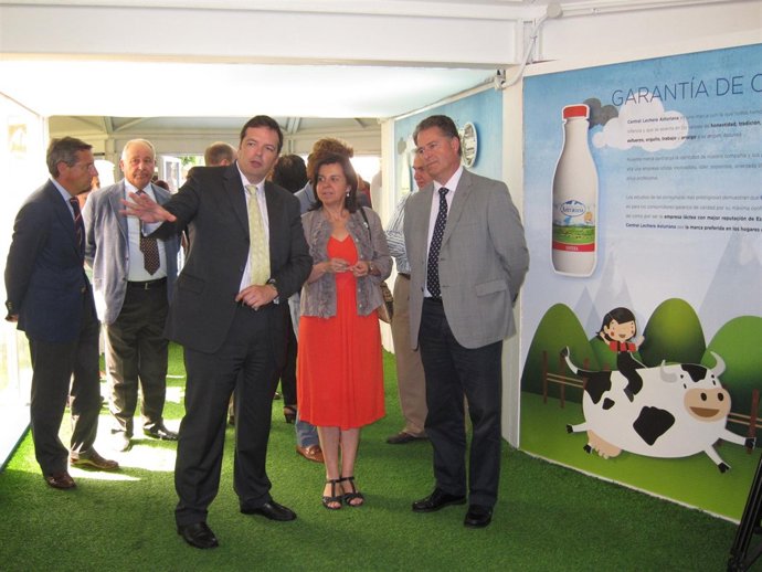 María Jesús Álvarez, durante su visita al stand de la central.