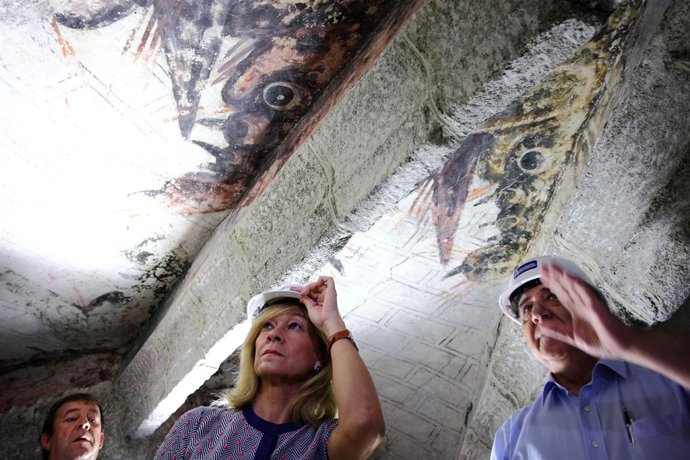 La consejera de Empleo, Turismo y Cultura, Ana Isabel Mariño, visita la Iglesia 