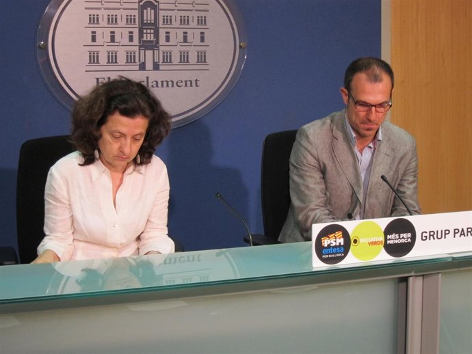 Fina Santiago y Biel Barceló