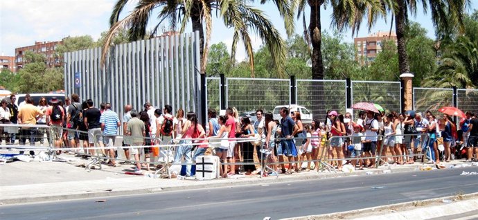 Colas en Almería para participar en el casting de 'Exodus'