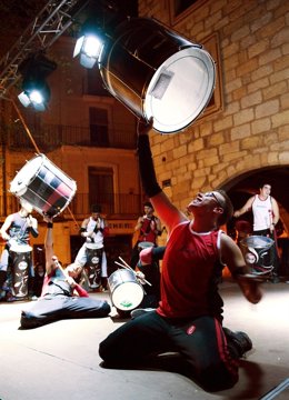 Actuación del grupo Brincadeira.